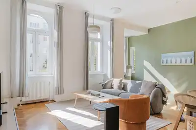 Image de Spacious Leopoldstadt 3br, Furnished + Balcony, by Blueground