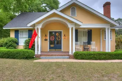 Image de Masters Rental- 2. 5 mi from course! 4 Bd/ 3 Ba