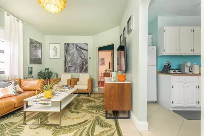 Image de Charming 2-bedroom house near Design District