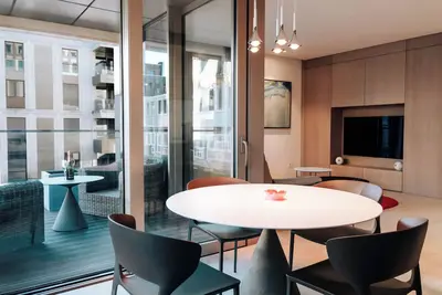 Image de Luxe City - Modern & Spacious 2Bedrooms and 2Bathrooms with Balcony view to City