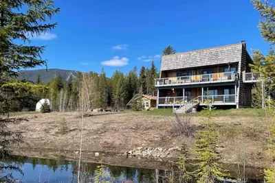 Image de Remote, Cozy Lodge & 2 Canvas Tents, Unforgettable Glacier Park View Polebridge