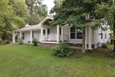 Image de 350 Price Street House. . . . Walk to Oxford Square and Ole Miss Campus