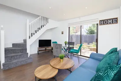 Image de Charming 2 bedroom house near Nottingham City - Free Parking
