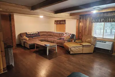 Image de Cozy 4-bedroom cabin in enjoyable Naches nestled near Mt. Rainier National Park.