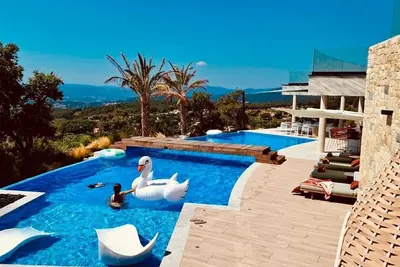 Image de Villa de luxe à Grimaud avec vue sur le Golfe
