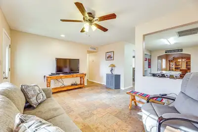 Image de Near Golfing & Green Spaces: Florence Family Home!