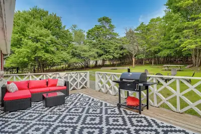 Image de Community Pools & Hot Tub: Albrightsville Cottage!