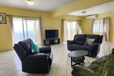 Image de 3-bedroom house in delightful Sint Maarten with WiFi, Ac