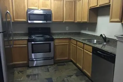 Image de Pool View 2 Bedroom/2 Bath Condo in Houston's Medical Center