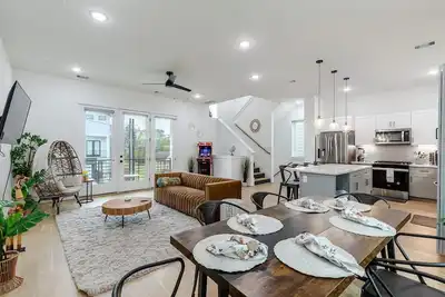 Image de Elegant luxury home 5 minutes from downtown Houston