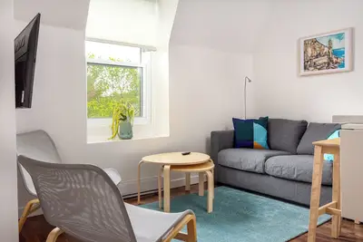 Image de Modern 3-bedroom condo in downtown Montreal – Walk to shops & attractions!