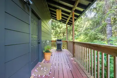 Image de Baleen. Gorgeous outdoor sauna, stylish interior, pet friendly.