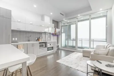 Image de Modern Downtown Unionville Stay