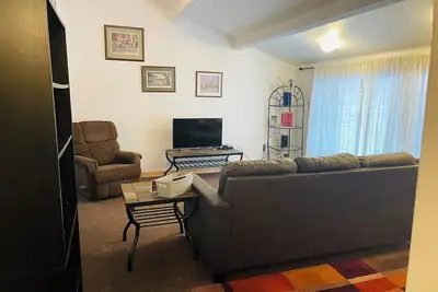 Image de 3-bedroom apartment in welcoming Kodiak with wifi.