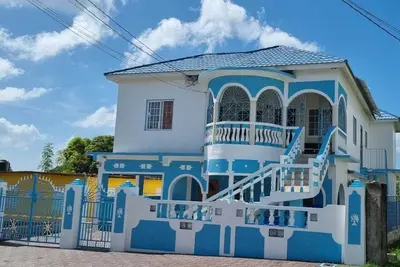 Image de St. Thomas Oasis is a charming 3-bedroom house with WiFi and Ac in St. Thomas.