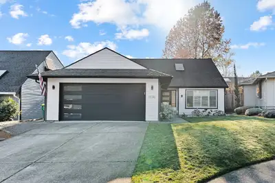 Image de Charming 3 bedroom home in Tigard. . Near Parks, Trails and Progress Ridge!