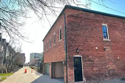 Image de Entire Carriage House w/ garage downtown