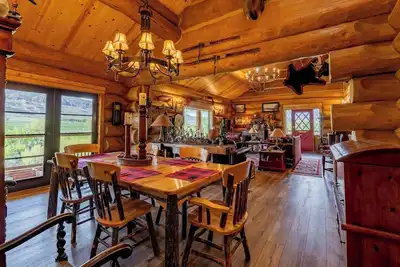 Highland River Cabin-Custom Built New Log Cabin with Direct River Access