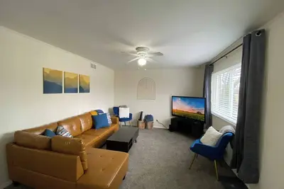 Image de ✨ Elevated Furnished 3-Bedroom Home Near Auburn Hills ✨