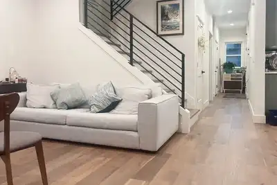 Image de Charming Spacious 2-bedroom house with Study in Central Portland