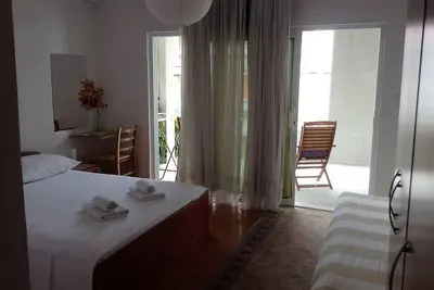 Image de Appartement de deux chambres avec la terrasse et la vue sur le mer Drasnice, Makarska (A-22573-b)