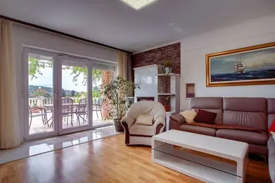 Image de Appartement de trois chambres avec la terrasse Kampor, Rab (A-23600-a)