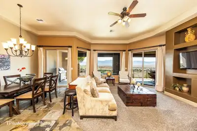Image de Luxury, 4+ Bedroom, 4 Bath Home on Golf Course with the Best View in Mesquite!