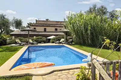 Villa 'Ses Planes Buger' avec piscine privée, Wi-Fi et climatisation