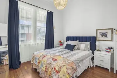 Image de Beach, bars, cafes, shops, and cinema on your doorstep!