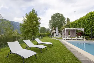 Image de Belle maison de vacances privée avec piscine privée, Wifi, climatisation, Tv, patio, parking
