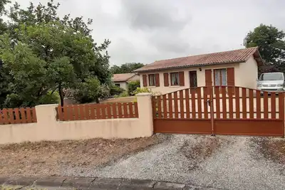 Image de Maison spacieuse avec jardin et terrasse à proximité de la plage