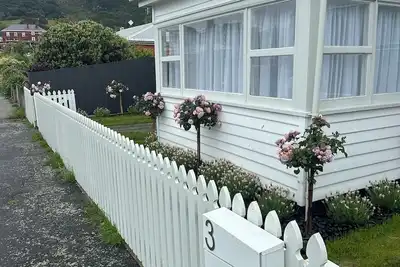 Cosy Coastal Cottage in Stanley Beautiful Outdoor Fire Pit. Pet Friendly.