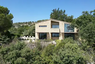Image de Maison contemporaine avec vue\n