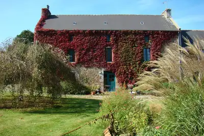 Image de jolie maison de campagne rénovée