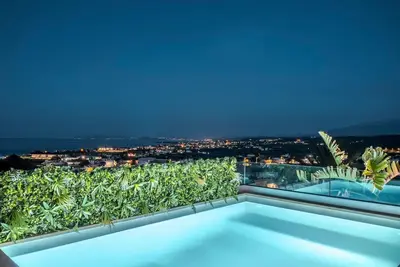 Image de Disegno Villa | Rooftop Pool