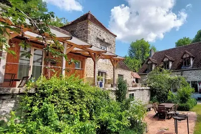 Image de Moulin Fouché | Le Pigeonnier | Gîte avec terrasse au bord d'un magnifique lac