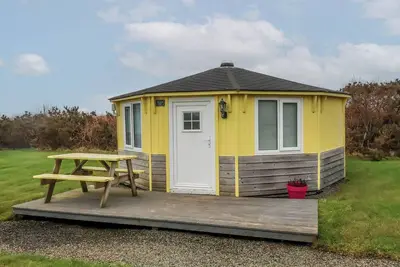Hartland Quay, romantic, with a garden in Hartland