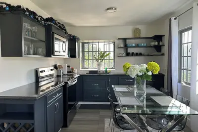 Image de Charming 2-bedroom apartment with WiFi, Ac and incredible views in Maraval