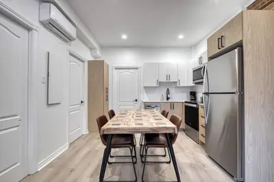 Image de Stylish & Cozy Modern Apartment