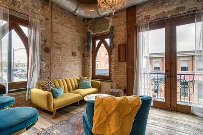 Image de Downtown Loft! Walk to Everything!