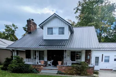 Image de Hidden 4-bedroom Lakeview house in Lexington's Birchwood Nbrhd. <1m to Downtown.