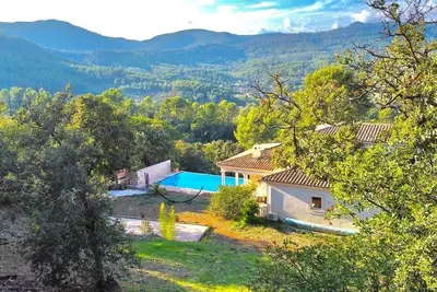 Image de Bastide provençale au calme absolu, proche des plages varoises