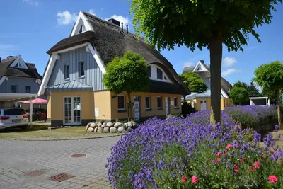 Image de Vacation home Seebrise -feel-good vacation under thatch, bicycles included-