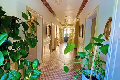 Image de Idéal pour amis: \"La Belle Dame sans Regrets\" \navec piscine, jardin & atelier