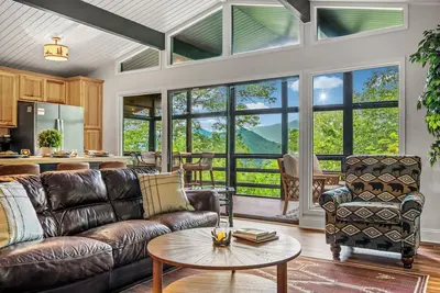 Image de Modern 4br: Mtn View/Hot Tub/Arcade/Resort Perks