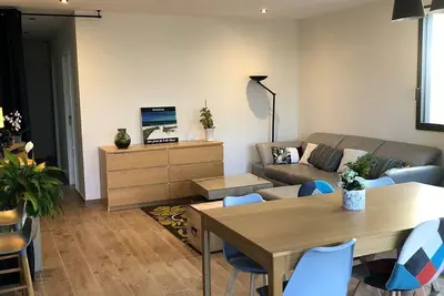 Image de Gîte Bleuniou accès piscine(6 à 10 pers). A 2 min à pieds de la plage.