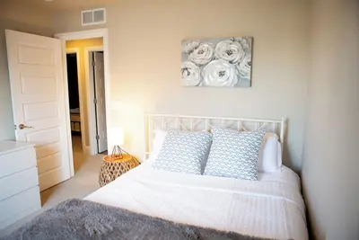 Image de Spacious 4-bedroom house with Home Office and Wifi near Southlands Mall