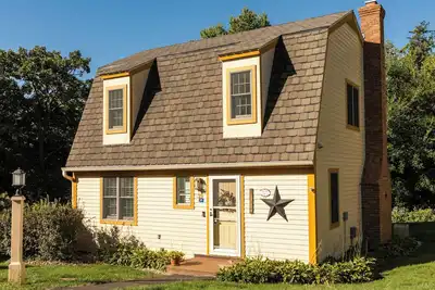 Image de Charming 2-bedroom cottage in enjoyable Galena with fitness room, WiFi