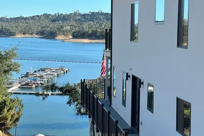 Image de Lake Nacimento Lakefront Luxury Retreat “Buckim's Cove”-Oak Shores-Private Dock