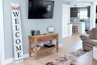 Image de Charming 4-bedroom, all new-century old treasure, located near Mercy hospital